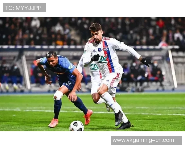 欧联杯精彩对决：里昂与那不勒斯战成平局战术分析与精彩瞬间回顾