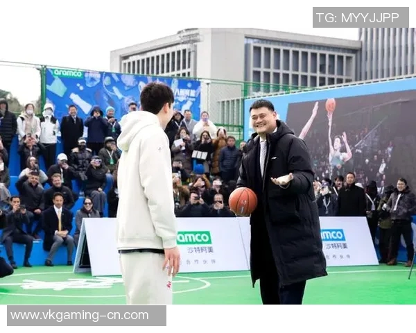 姚明与陈乔的友谊之路：从篮球场到人生舞台的精彩交汇