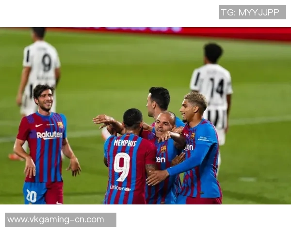 友谊赛精彩对决AC米兰与巴萨战成平局乌龙球引发全场欢呼