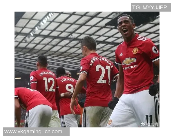 国王杯激战曼联与拜仁平局争议判罚引发全场热议与不满