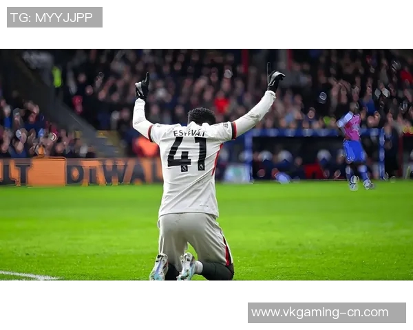 西甲激战阿森纳险胜曼联红牌争议引发全场热议战术解析