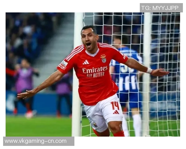 友谊赛精彩对决本菲卡与巴黎圣日耳曼战成平局引发全场热烈反响 友谊赛精彩对决本菲卡与巴黎圣日耳曼战成平局引发全场热烈反响