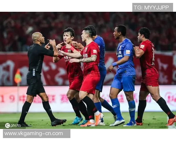 中超精彩对决巴黎圣日耳曼大胜里昂六个进球引发全场热烈欢呼 中超精彩对决巴黎圣日耳曼大胜里昂六个进球引发全场热烈欢呼