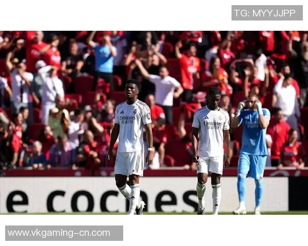 中超热战巴黎圣日耳曼逆转拜仁帽子戏法点燃全场激情与转会传闻