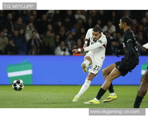 巴黎圣日耳曼逆转切尔西引发转会风波全场沸腾瞬间回顾